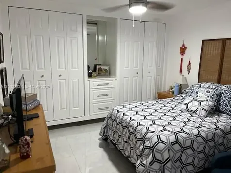 4255 SW 69 Avenue Miami FL 33155