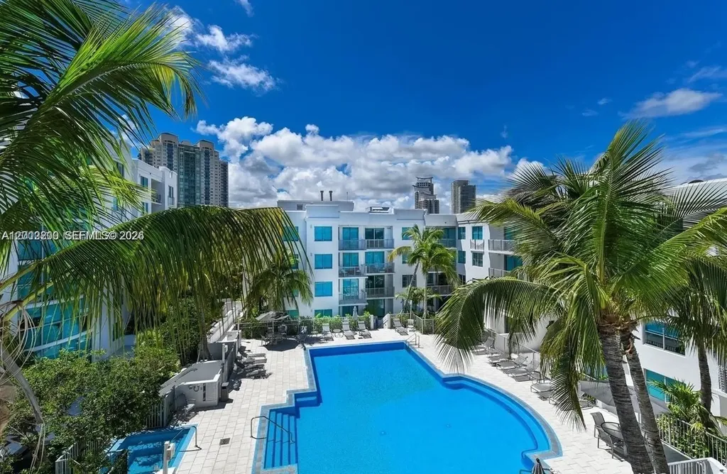 110 Washington Avenue Miami Beach FL 33139