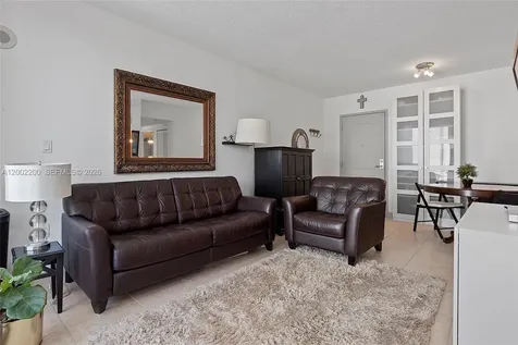 110 Washington Avenue Miami Beach FL 33139
