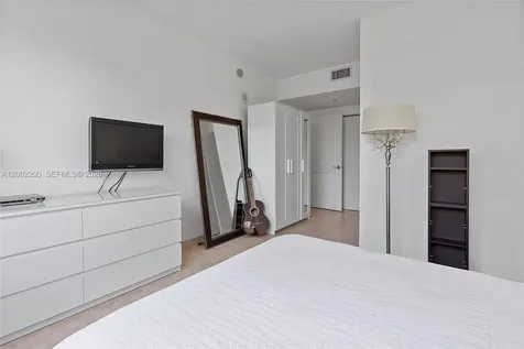 110 Washington Avenue Miami Beach FL 33139
