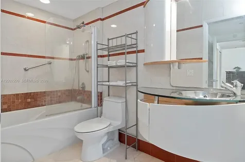110 Washington Avenue Miami Beach FL 33139