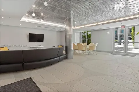 110 Washington Avenue Miami Beach FL 33139
