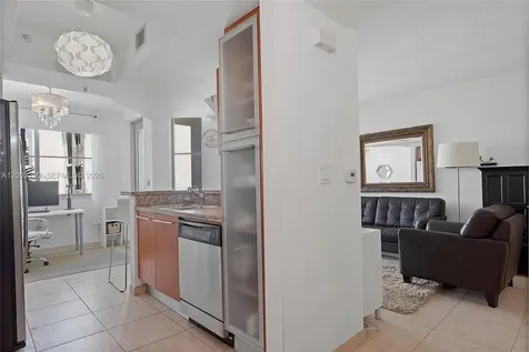 110 Washington Avenue Miami Beach FL 33139