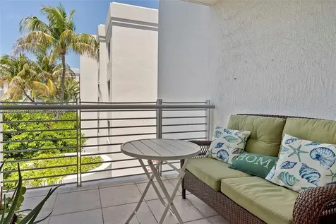 110 Washington Avenue Miami Beach FL 33139