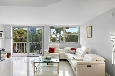 16546 NE 26th Avenue North Miami Beach FL 33160