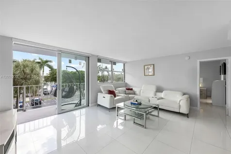 16546 NE 26th Avenue North Miami Beach FL 33160