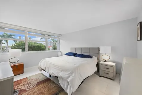 16546 NE 26th Avenue North Miami Beach FL 33160