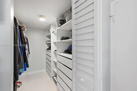16546 NE 26th Avenue North Miami Beach FL 33160