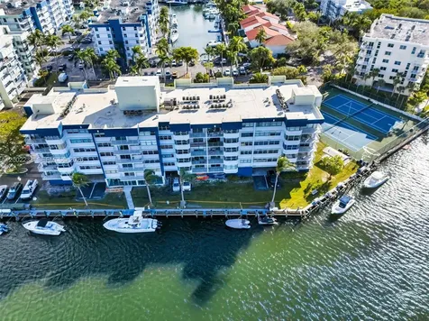 16546 NE 26th Avenue North Miami Beach FL 33160