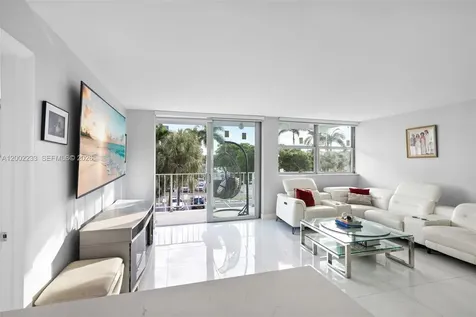 16546 NE 26th Avenue North Miami Beach FL 33160