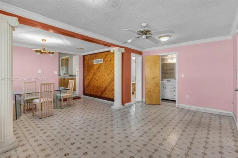 3194 SW 6th Street Miami FL 33135