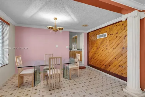 3194 SW 6th Street Miami FL 33135