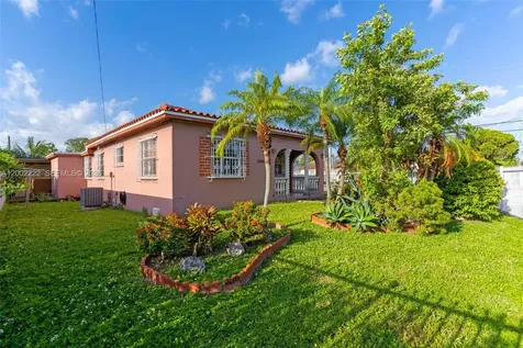 3194 SW 6th Street Miami FL 33135