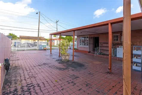 3194 SW 6th Street Miami FL 33135