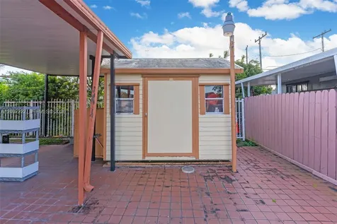 3194 SW 6th Street Miami FL 33135