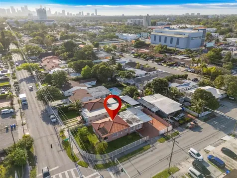 3194 SW 6th Street Miami FL 33135