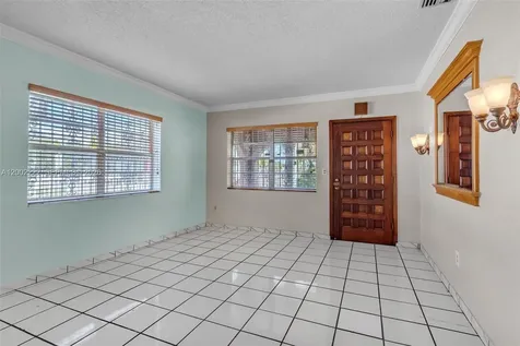 3194 SW 6th Street Miami FL 33135