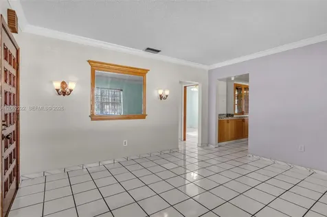 3194 SW 6th Street Miami FL 33135