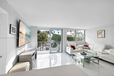 16546 NE 26th Avenue North Miami Beach FL 33160