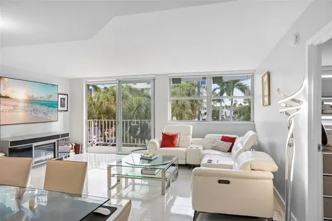16546 NE 26th Avenue North Miami Beach FL 33160
