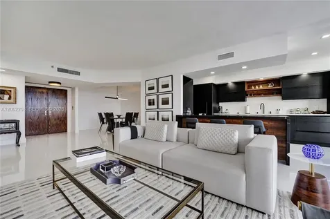 20281 E Country Club Drive Aventura FL 33180