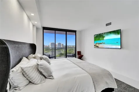20281 E Country Club Drive Aventura FL 33180