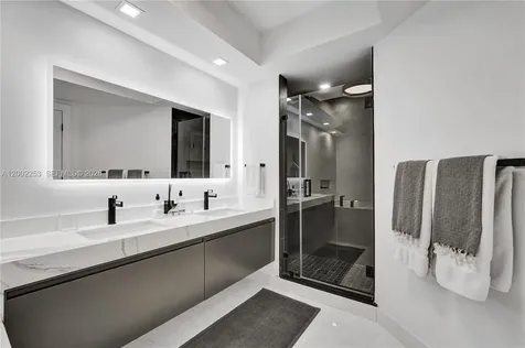 20281 E Country Club Drive Aventura FL 33180