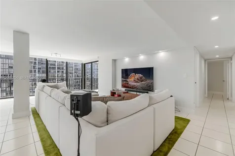 1915 Brickell Avenue Miami FL 33129