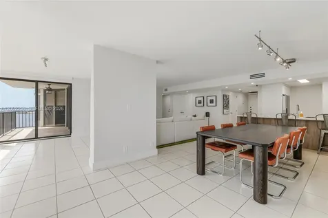 1915 Brickell Avenue Miami FL 33129