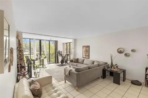16175 Golf Club Road Weston FL 33326