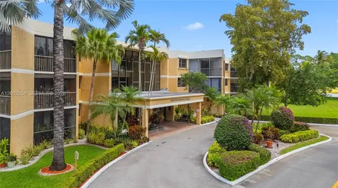 16175 Golf Club Road Weston FL 33326