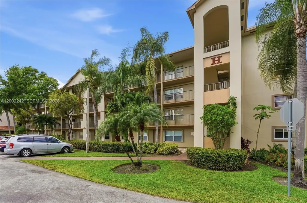 700 SW 137th Avenue Pembroke Pines FL 33027