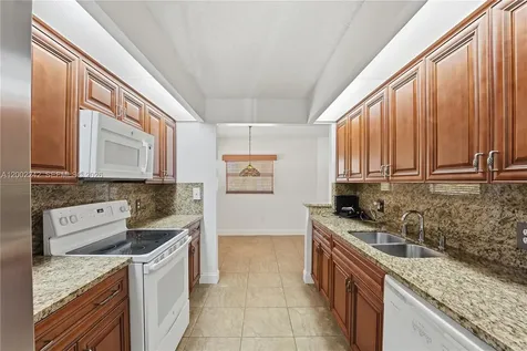 700 SW 137th Avenue Pembroke Pines FL 33027