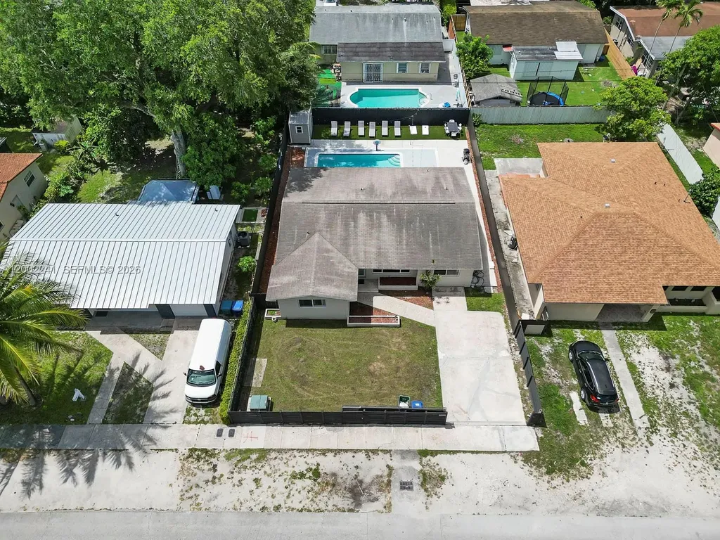 560 NE 161st Street Miami FL 33162