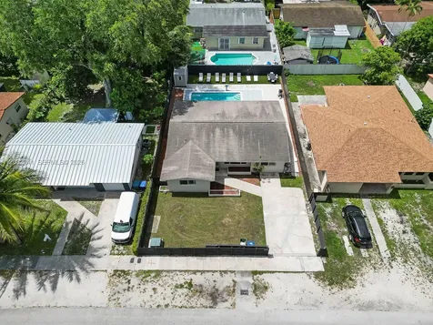560 NE 161st Street Miami FL 33162