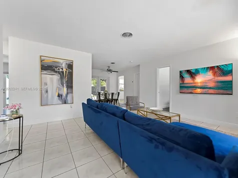 560 NE 161st Street Miami FL 33162