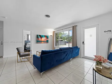 560 NE 161st Street Miami FL 33162
