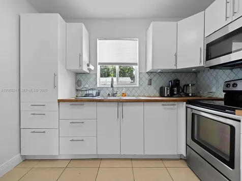 560 NE 161st Street Miami FL 33162
