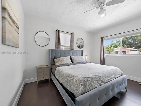 560 NE 161st Street Miami FL 33162