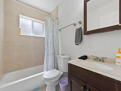 560 NE 161st Street Miami FL 33162