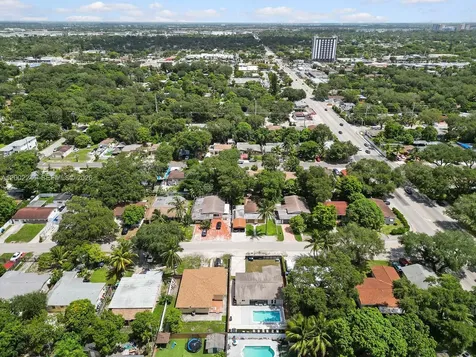 560 NE 161st Street Miami FL 33162
