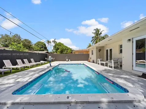 560 NE 161st Street Miami FL 33162