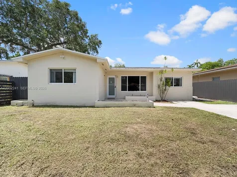 560 NE 161st Street Miami FL 33162