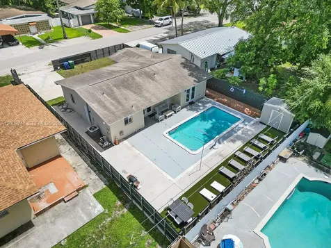 560 NE 161st Street Miami FL 33162