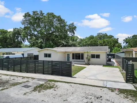 560 NE 161st Street Miami FL 33162