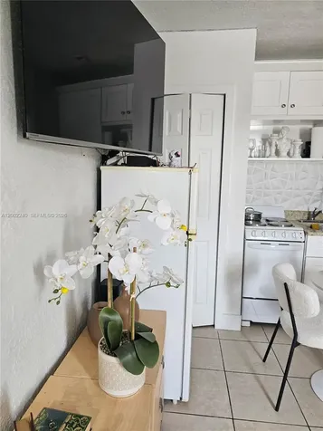 2513 SW 10th Street Miami FL 33135