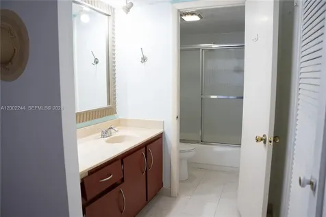 6039 Collins Avenue Miami Beach FL 33140