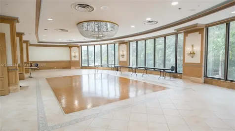 6039 Collins Avenue Miami Beach FL 33140