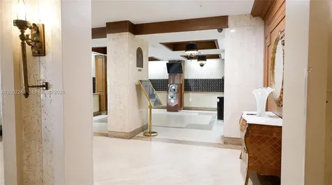 6039 Collins Avenue Miami Beach FL 33140
