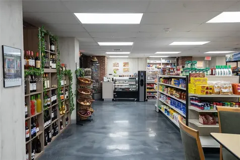 6039 Collins Avenue Miami Beach FL 33140